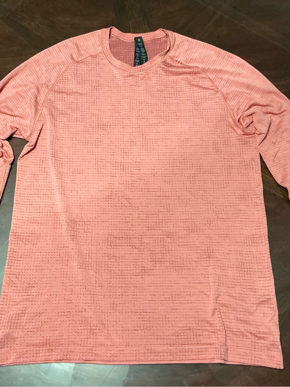 lululemon athletica Men's Coral Textured Long Sleeve Tee